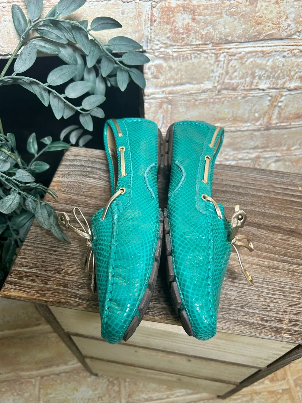 Marc Joseph New York Turquoise Snakeskin Driving Loafers Gold Bow Size 10